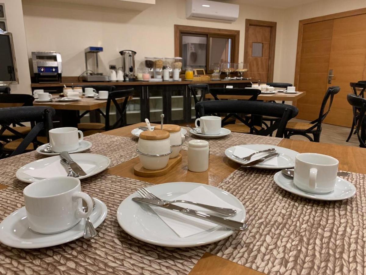 Entre Cumbres Apart Hotel Coyhaique Buitenkant foto