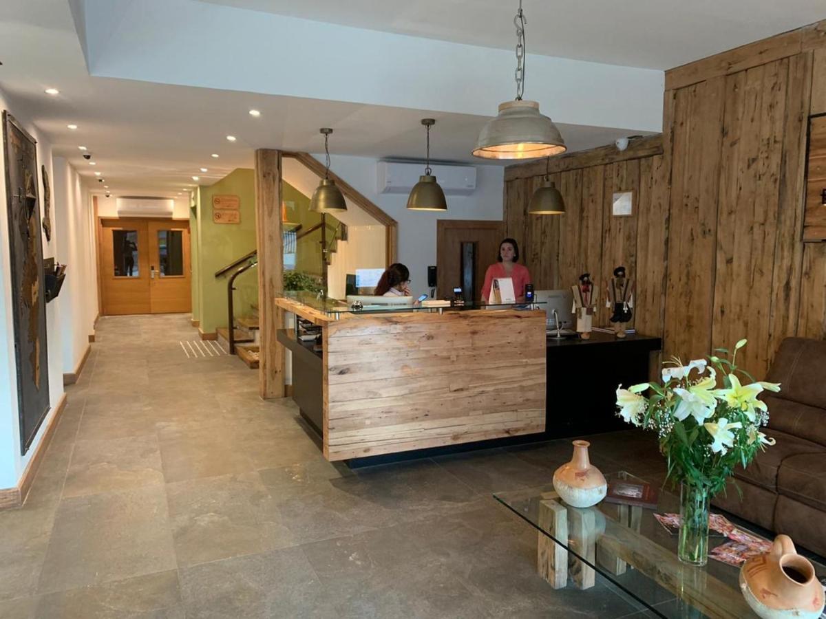 Entre Cumbres Apart Hotel Coyhaique Buitenkant foto